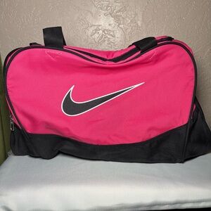Nike Sports Brasilia Training Holdall Pink Canvas Gym Travel Duffel